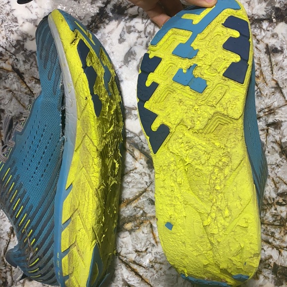 Old running shoes, really torn up - Picture 3 of 3